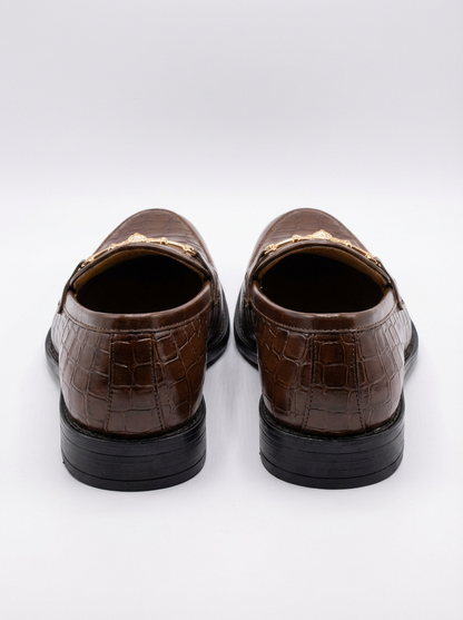 Luxury Brown Crocodile Texture Men’s Loafers with Gold Buckle – Premium Slip-On Formal Shoes