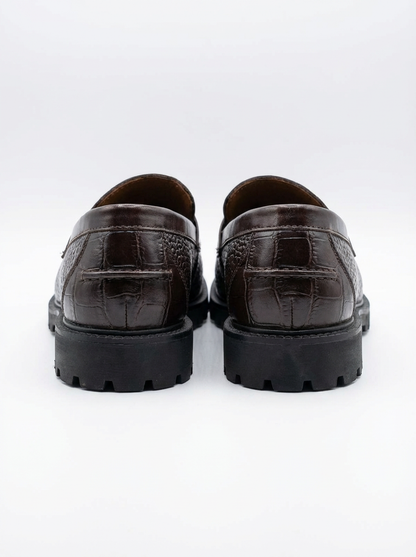 Men’s Luxury Crocodile Texture Loafers – Stylish Slip-On Formal & Casual Shoes with Metal Buckle – Comfortable Rubber Sole