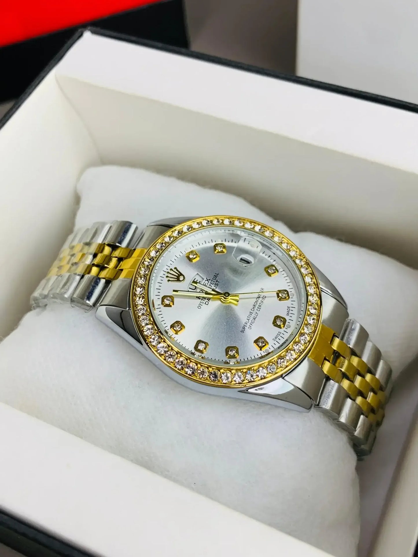 Luxury Two-Tone Stainless Steel Men's Watch – Diamond Style Bezel White Dial Analog Quartz Wristwatch with Date Display