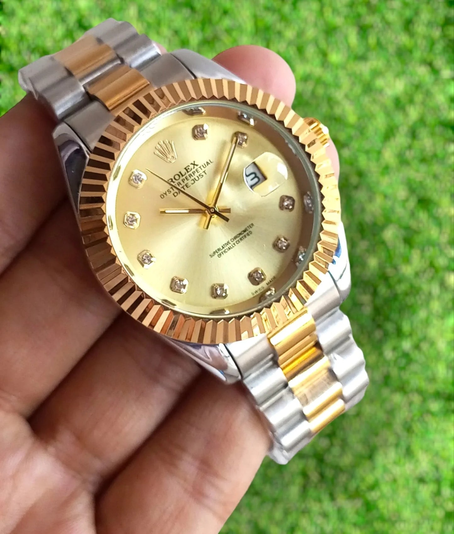 Luxury Two-Tone Stainless Steel Men's Watch – Diamond Style Bezel White Dial Analog Quartz Wristwatch with Date Display