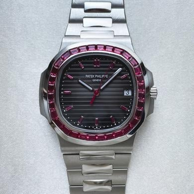 Luxury Men's Stainless Steel Watch – Black Dial with Ruby/Blue Stone Bezel – Analog Quartz Wristwatch with Date Display