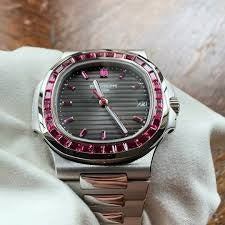 Luxury Men's Stainless Steel Watch – Black Dial with Ruby/Blue Stone Bezel – Analog Quartz Wristwatch with Date Display