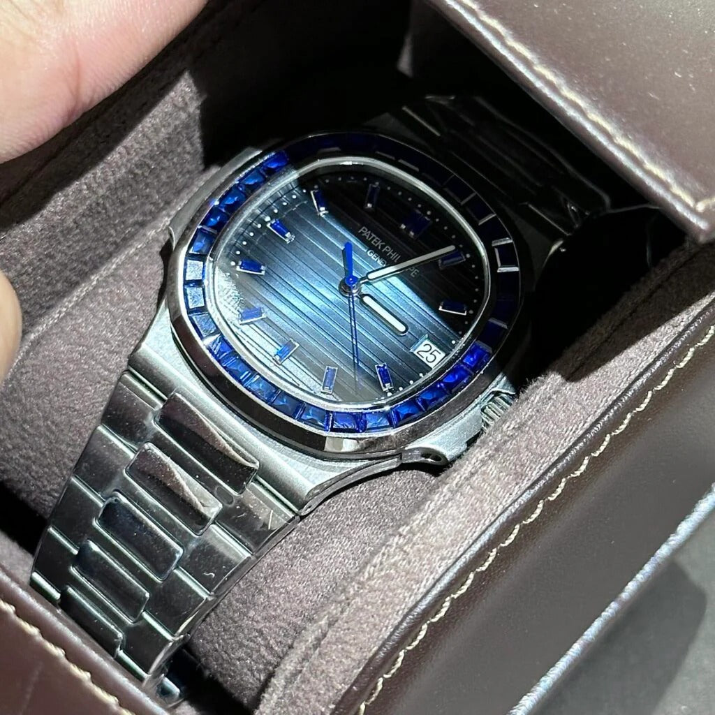 Luxury Men's Stainless Steel Watch – Black Dial with Ruby/Blue Stone Bezel – Analog Quartz Wristwatch with Date Display